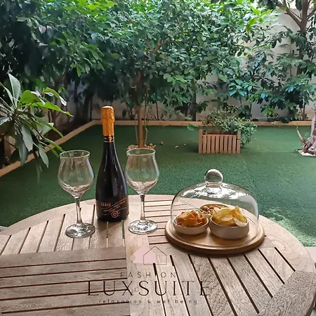 Lux Suite-3
